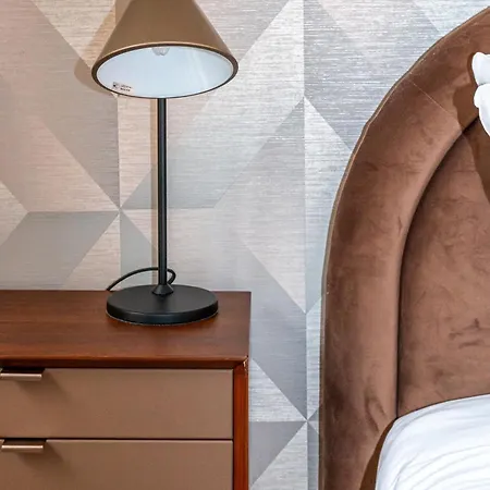 Design Invalides Bon Marche - Ii * Paris